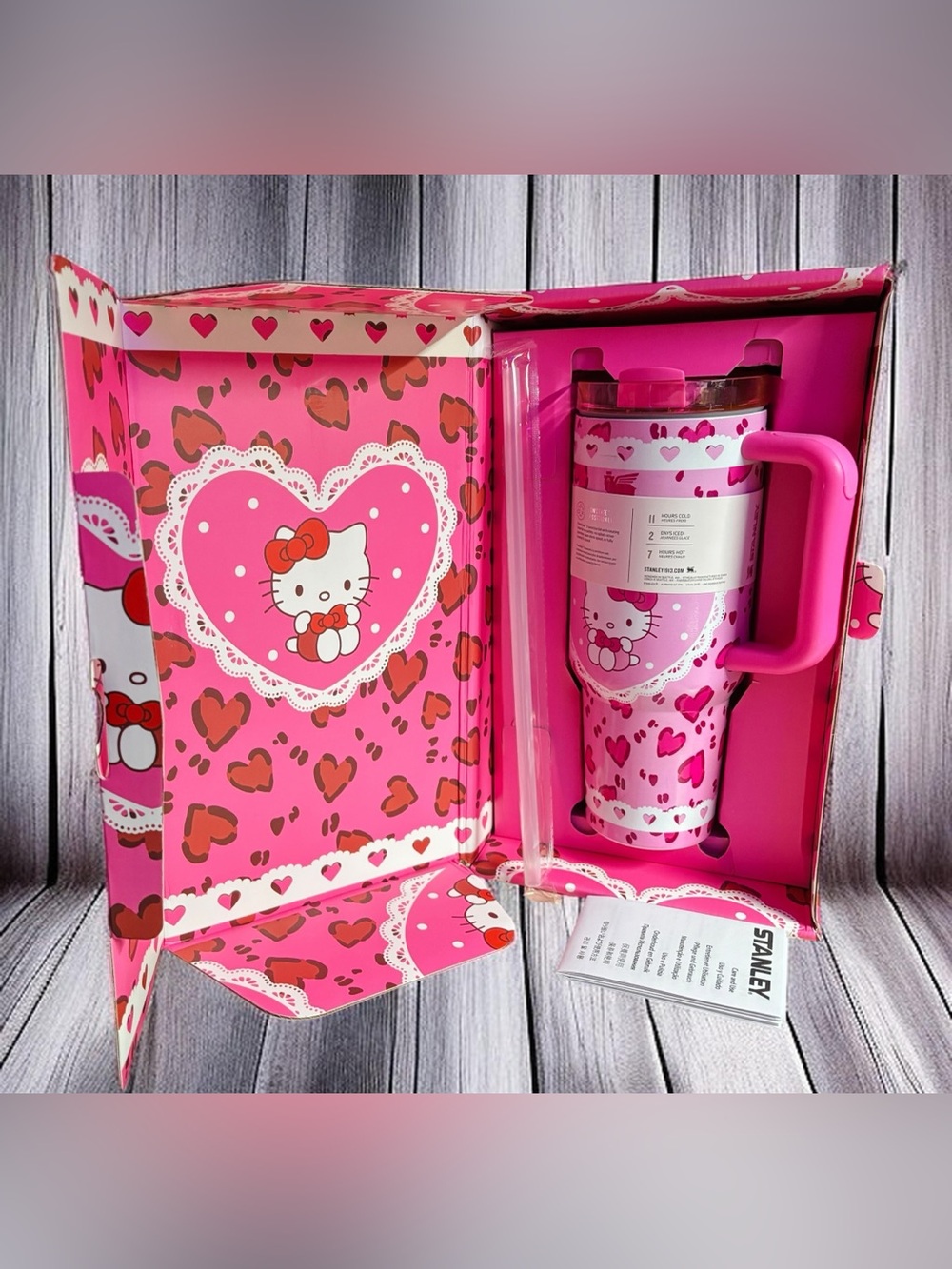 Hello Kitty Special Edition Stanley Tumbler (40 oz) Pink, Gift Box, NIB.